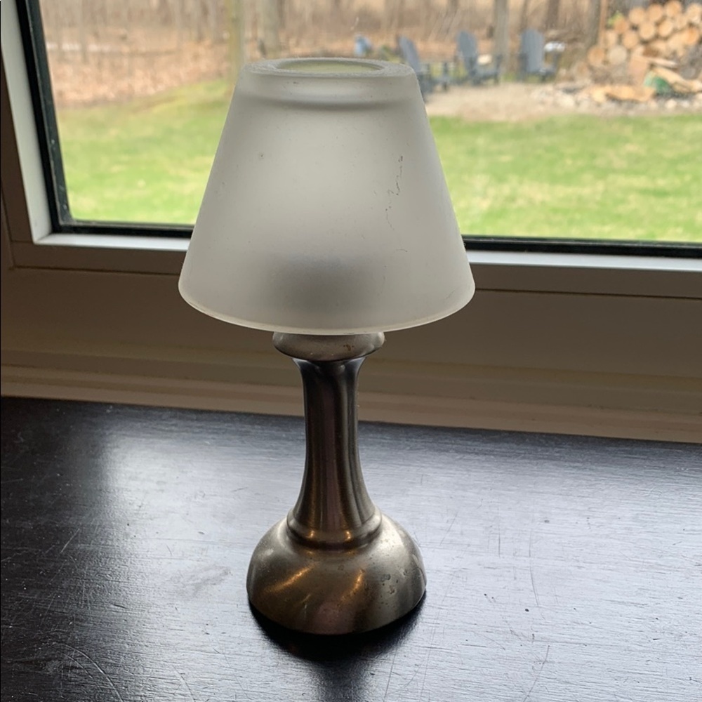 Elegant Silver Tealight Lamp